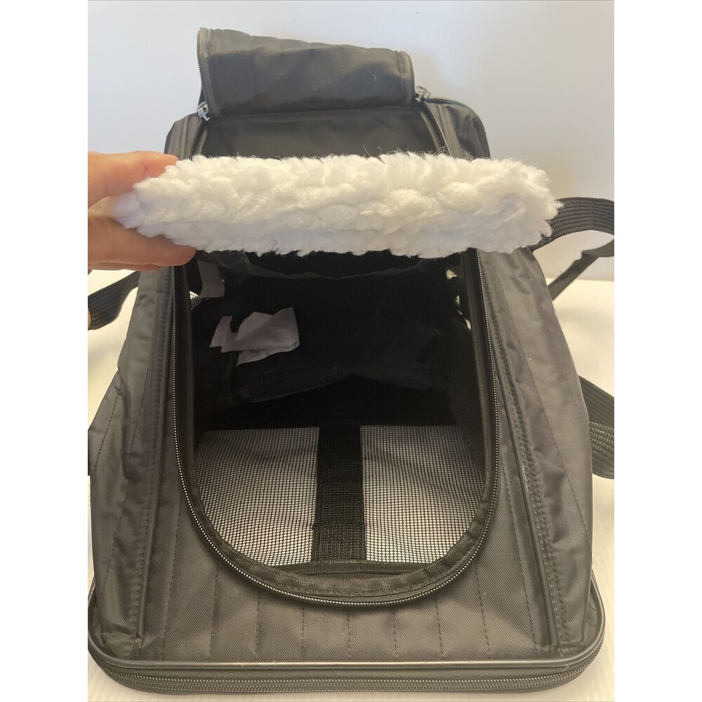 Fresco Pet Carrier Small Dog Or Regular Cat 18 Long X 11.75 High X 12 Wide - Picture 9 of 11